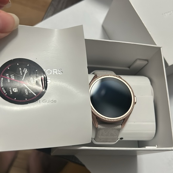 Michael Kors Watch - Picture 10 of 12